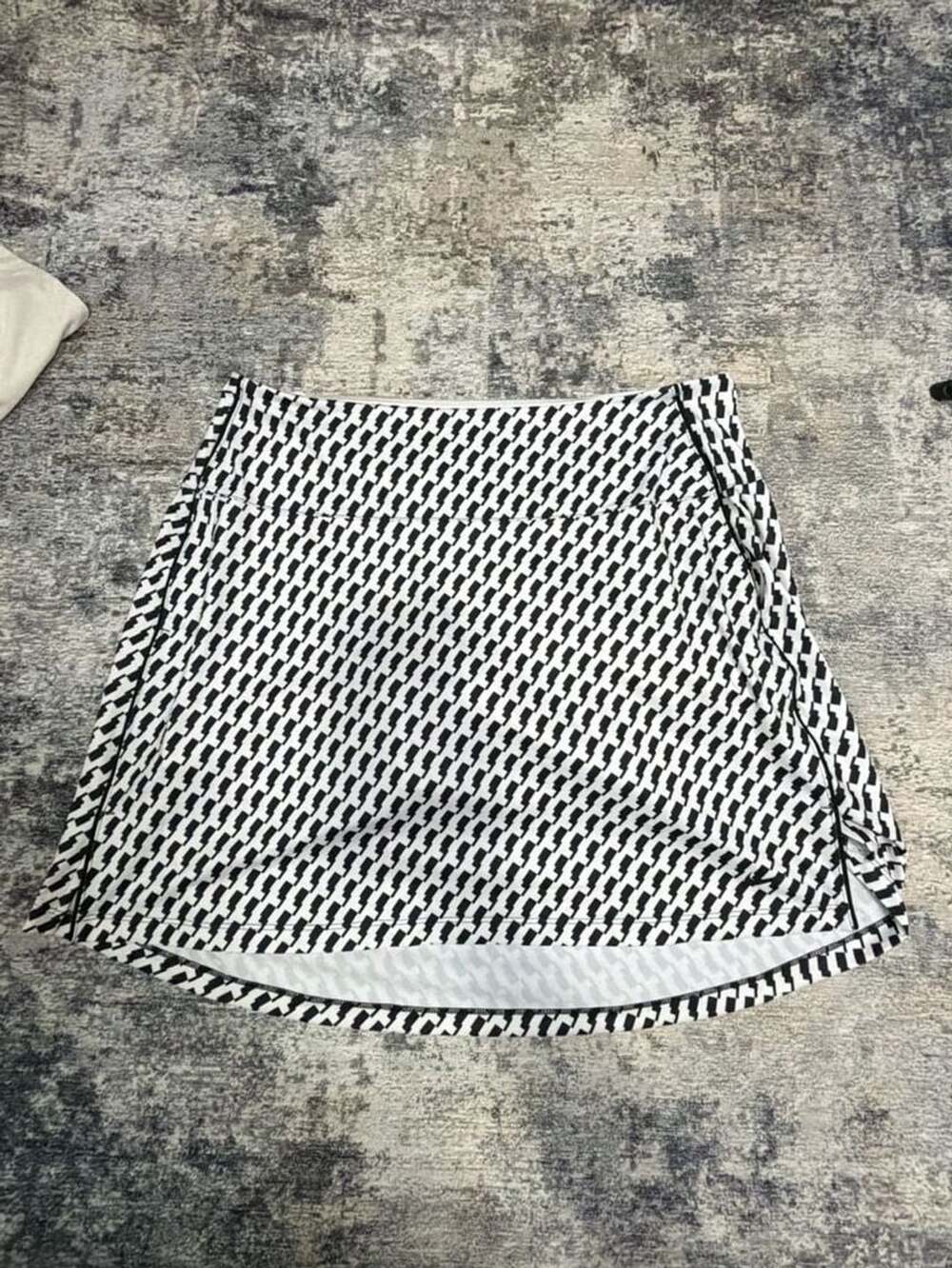 Nike UV Victory Printed Golf Skirt Size XL Black White Skort